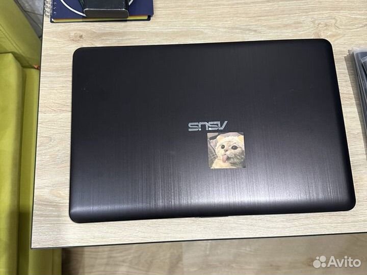 Ноутбук asus