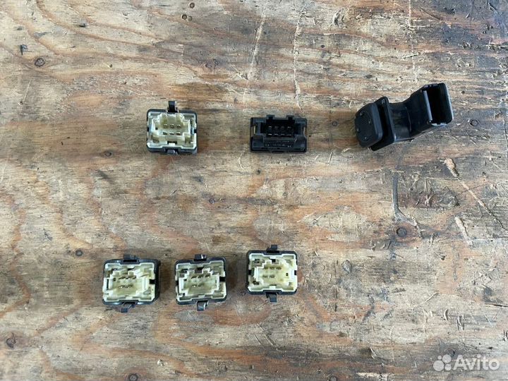 Кнопка стеклоподъемника Volkswagen passat b4