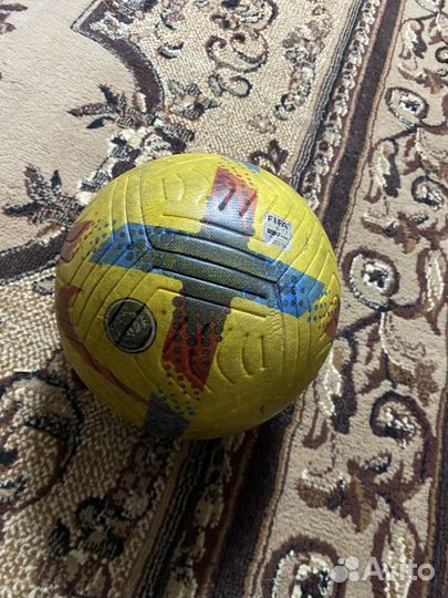 Футбольный мяч nike flight 5