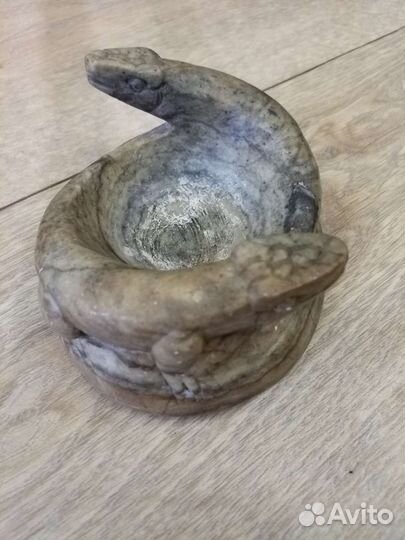 Пепельница из камня, 2 ящерицы