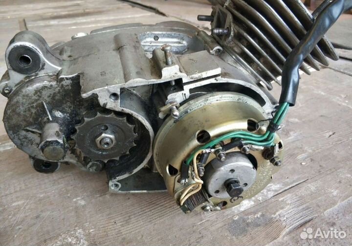 Двигатель V-50 и коммутатор