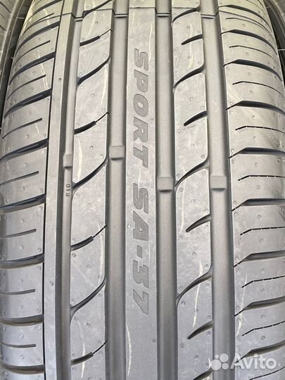 Westlake SA37 215/55 R16 93V