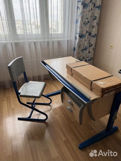 Письменный стол бу Деми