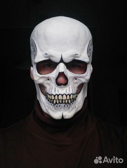 Маска Белого Черепа/Хеллоуин, Вечеринка