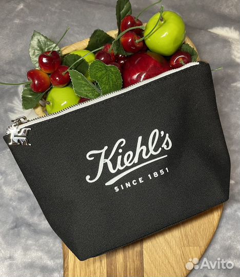 Kiehls Набор #8 в фирменной косметичке