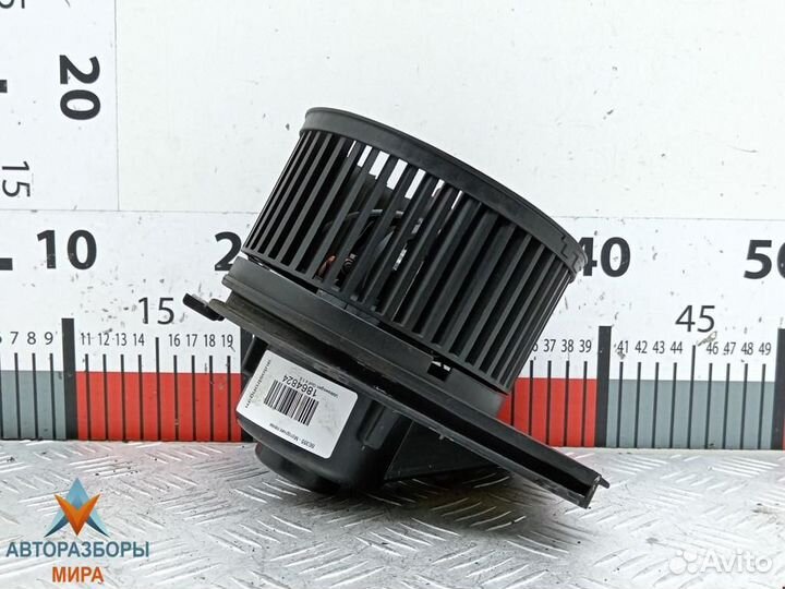 Моторчик печки Volkswagen Golf 4 2002 1J1819021C