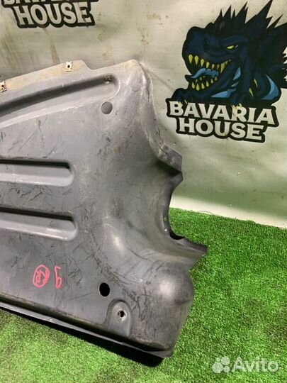 Защита антигравийная задняя правая Volkswagen