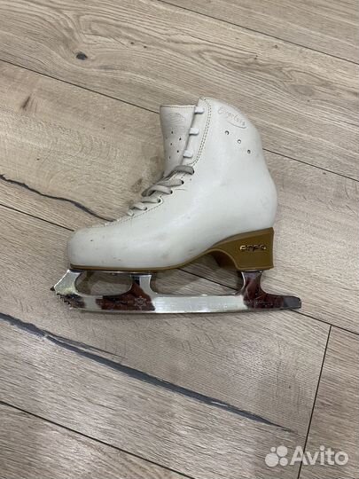 Фигурные коньки edea 230