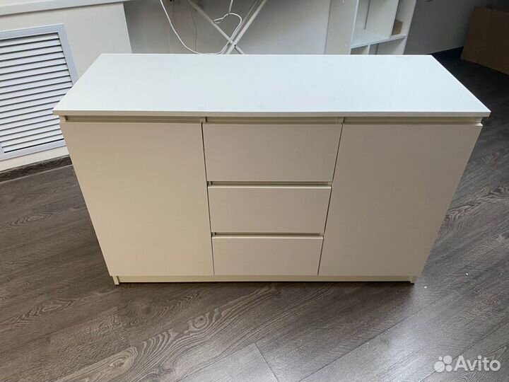 Комод белый с ящиками