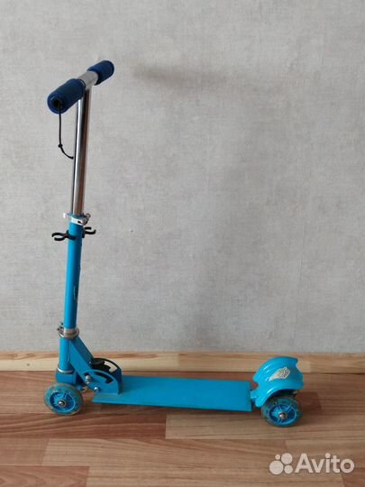Продам детский самокат