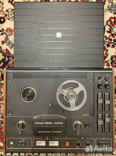 Катушечный магнитофон Сатурн 202-1 стерео