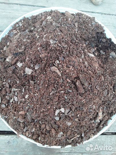 Мульча сосновой коры, кур.помёт сосновый опад