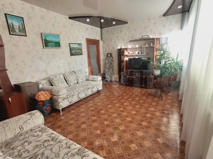 Дом 262,7 м² на участке 9,5 сот.