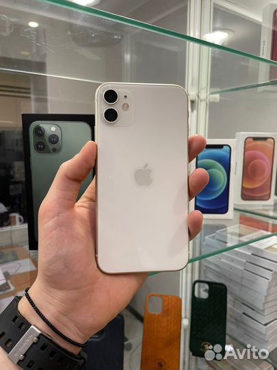 iPhone 11, 64 ГБ