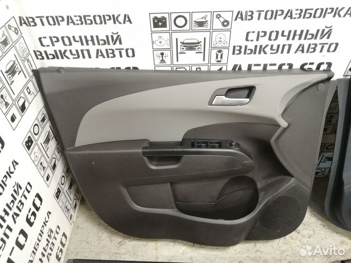 Обшивка двери для Chevrolet Aveo T300