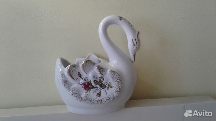 Фарфоровая конфетница-ваза 