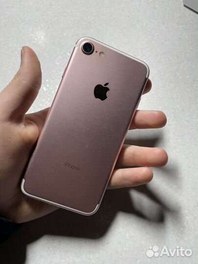 Телефон iPhone 7