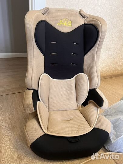 Автомобильное кресло