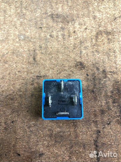 Реле Renault Logan Stepway K7MA812 UF98644 2019