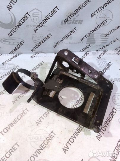 Кронштейн блока управления двигателем Volkswagen