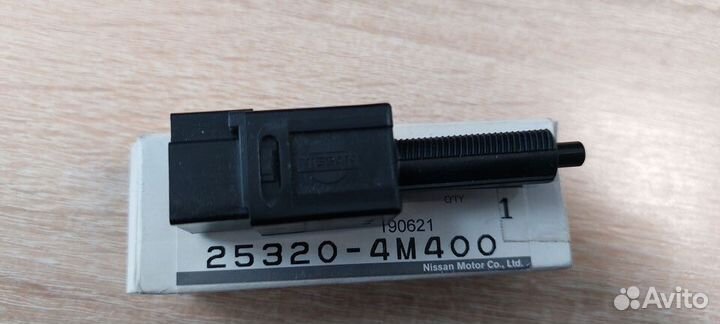 Концевик педали тормоза Nissan