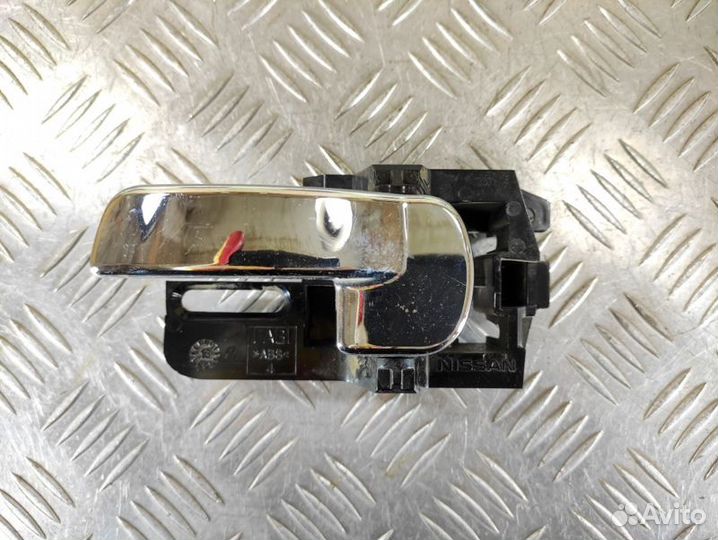 Ручка двери внутренняя задняя левая Nissan Qashqai 2009