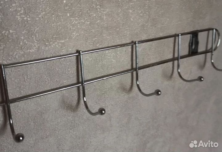 Вешалка настенная на кухню