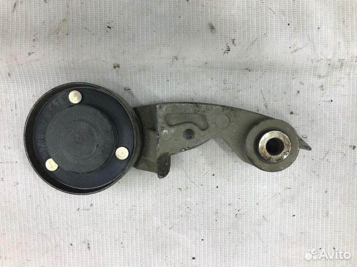 Кронштейн ролика-натяжителя Audi Q7 4L 2006-2015