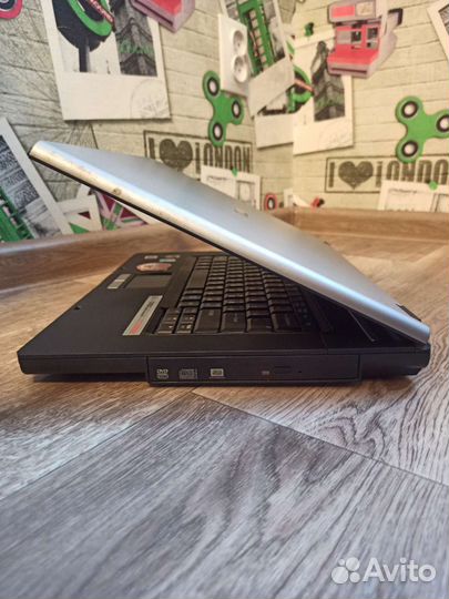 Ноутбук Toshiba (бодрый старичок)