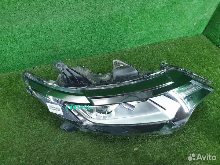 Фара правая Mitsubishi Outlander