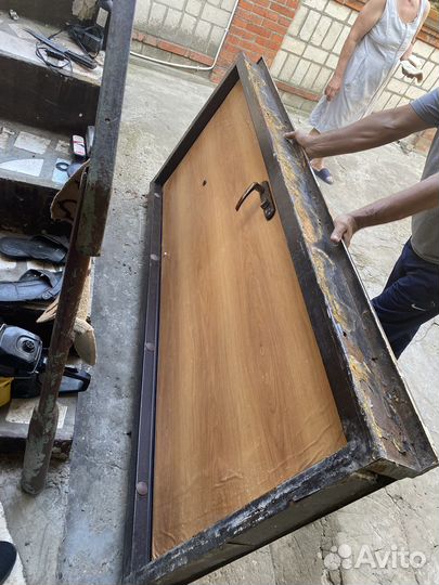 Металлическая дверь бу 860 2050