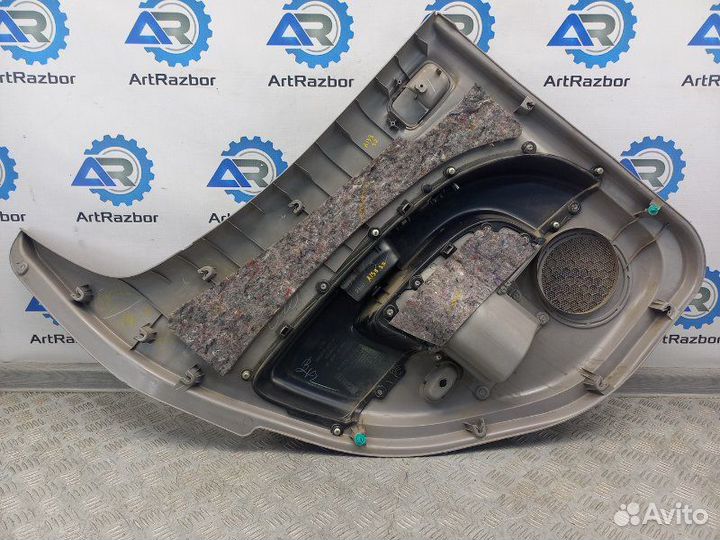 Обшивка двери задней правой Mitsubishi L200 KB 2.5