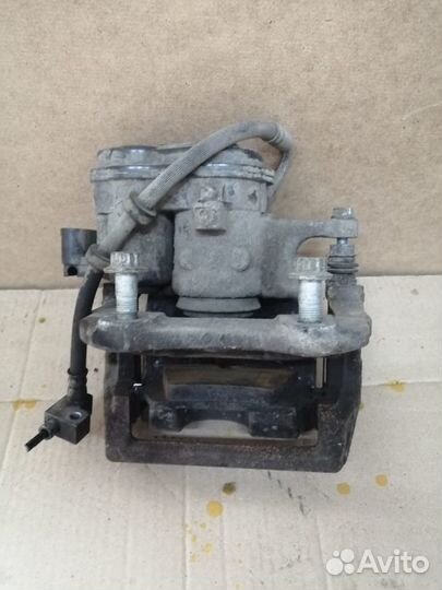 Ренж Ровер суппорт тормозной