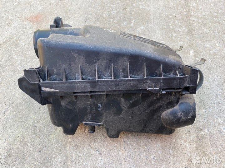 Корпус воздушного фильтра Toyota Vitz