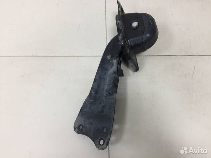 Рычаг задний продольный левый Skoda Yeti 2009