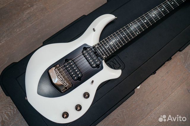 Music Man Majesty 7 Glacial Frost