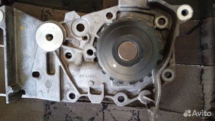 Помпа renault