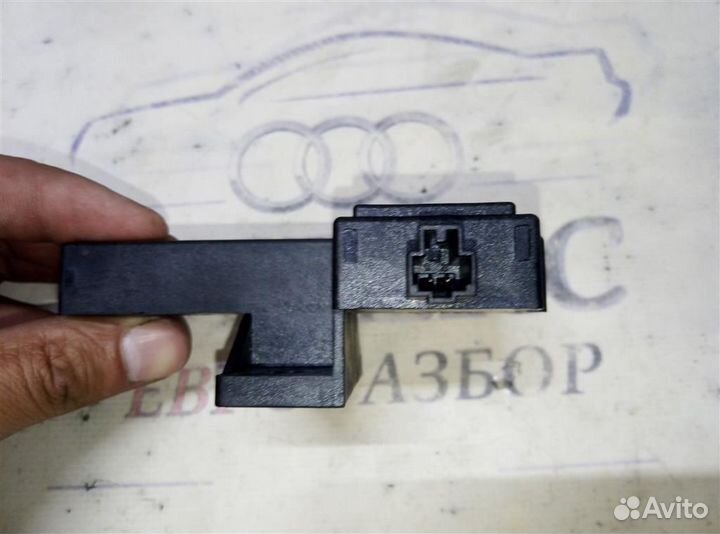 Антенна Audi A6 (C6 4F) 2004-2011