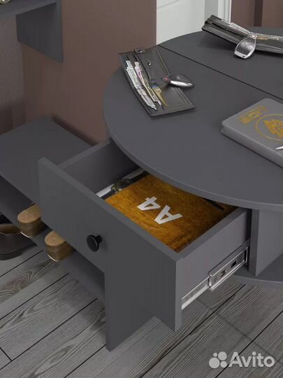 Настенный столик