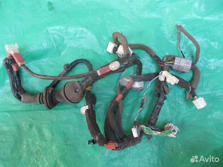 Крузер 100 LX470 проводка двери передней правой