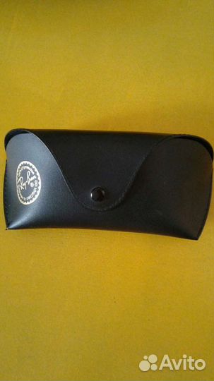 Футляры для солнцезащитных очков