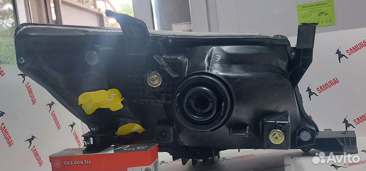 Фара toyota hilux 11-15
