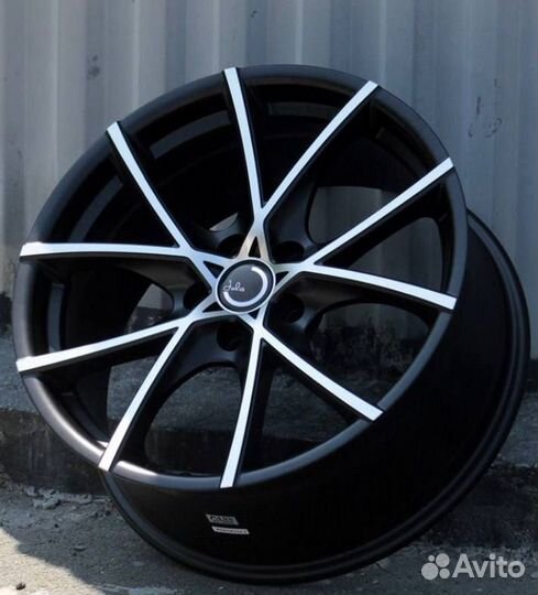 Диски R18 8j 5x114,3 ET35 Sakura 9517 bkf