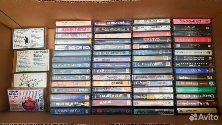 Аудиокассеты с записью 64 штуки