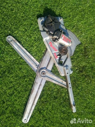 Стеклоподъёмник левый / правый renault twingo 1