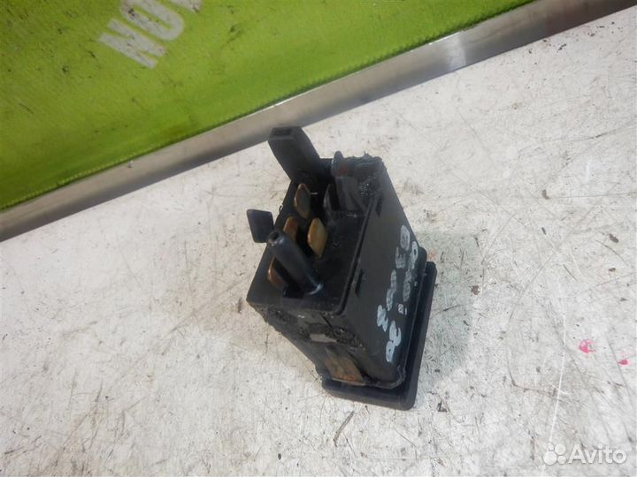 Кнопка обогрева заднего стекла Ауди 80 90 Б3