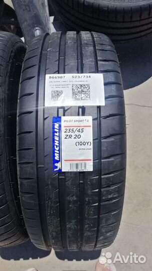 Michelin Pilot Sport 4 S 235/45 R20 100Y