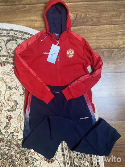 Спортивный костюм женский