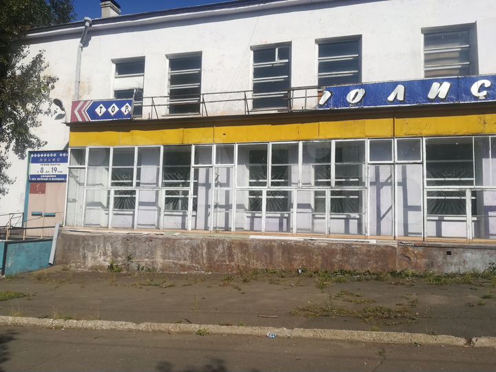 Торговый дом, 984.32 м², с землей 1681 м2