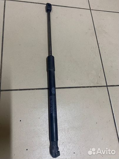 Амортизатор капота Kia Optima 4 Рестайлинг